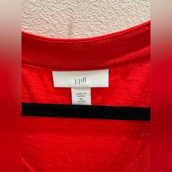 J. Jill red sleeveless top size medium petite with functional buttons - Picture 3 of 4